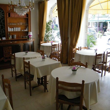 Hotel Balzac à Fougères Extérieur photo