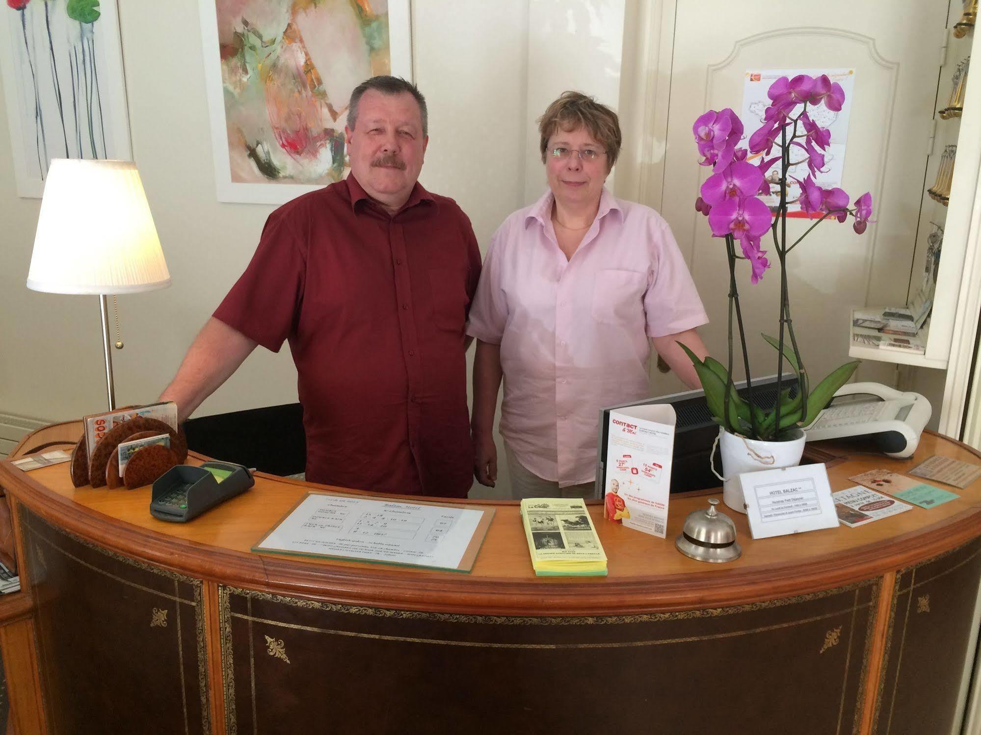 Hotel Balzac à Fougères Extérieur photo