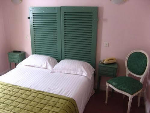 Hotel Balzac à Fougères Extérieur photo