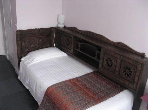 Hotel Balzac à Fougères Extérieur photo
