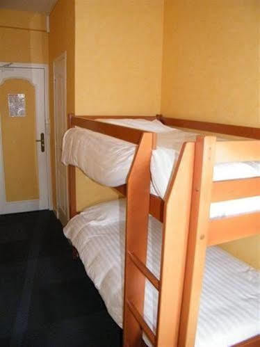 Hotel Balzac à Fougères Extérieur photo